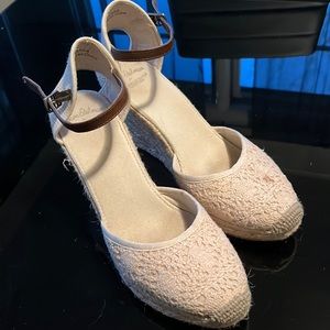 Off white wedges